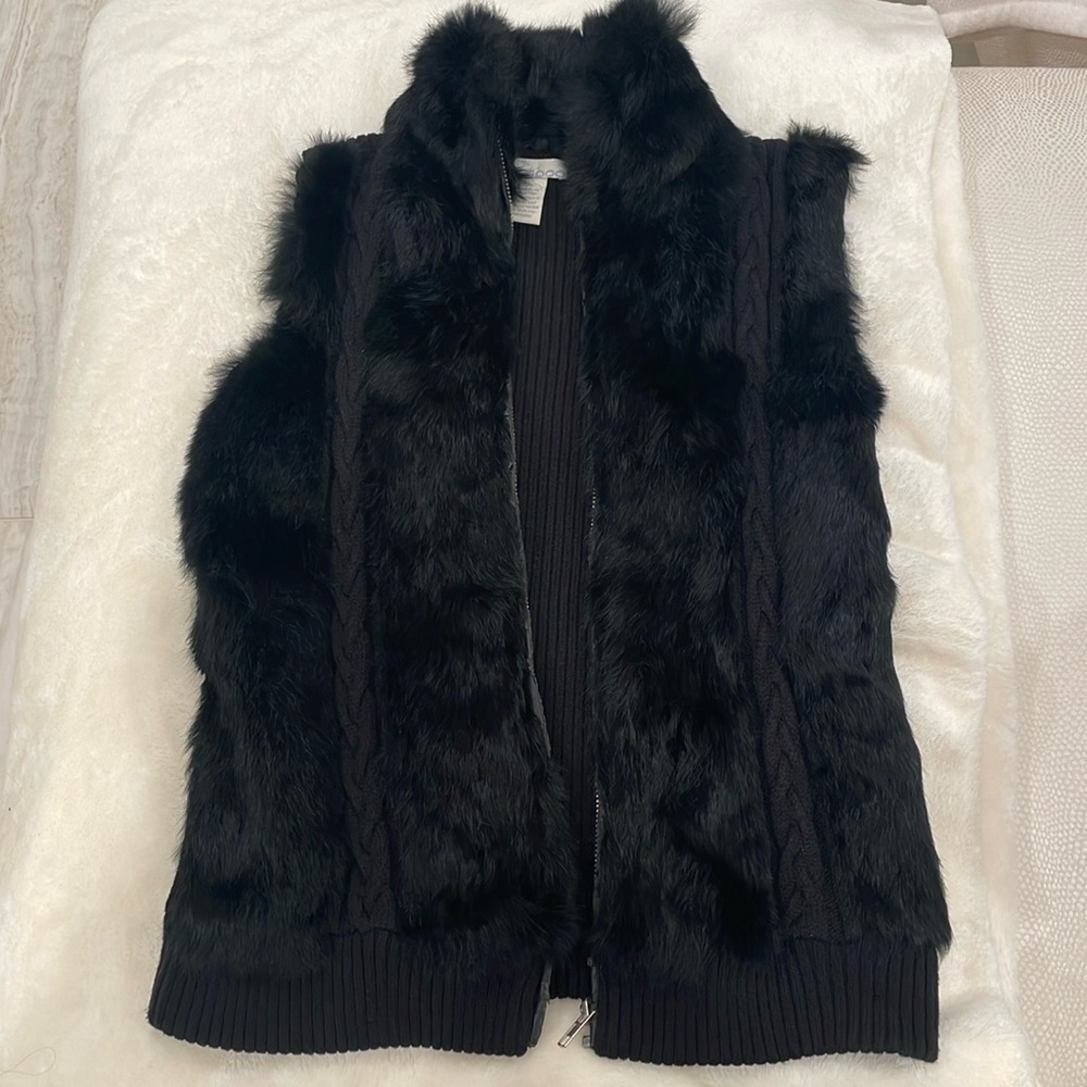 Black fluffy sweater-vest!!